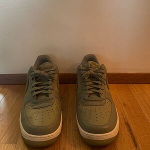 Nike Air Force 1 size 10.5